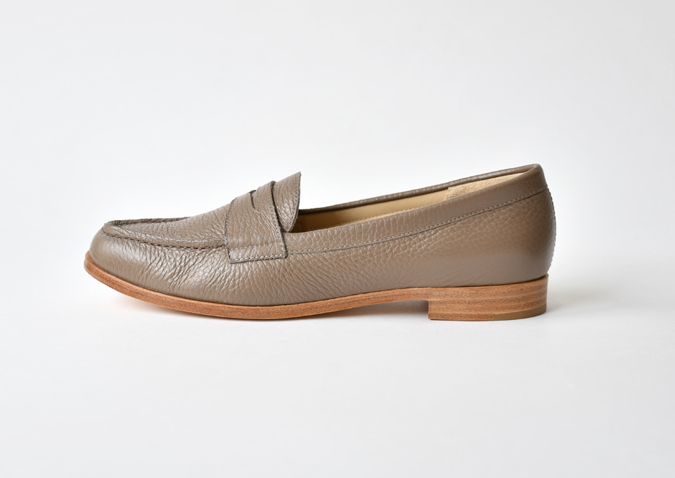 写真 Dove Tail Loafer(Taupe)