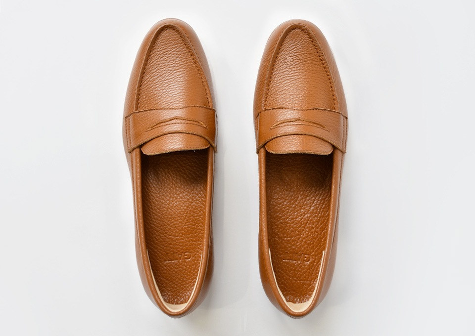 写真 Dove Tail Loafer(Brown)