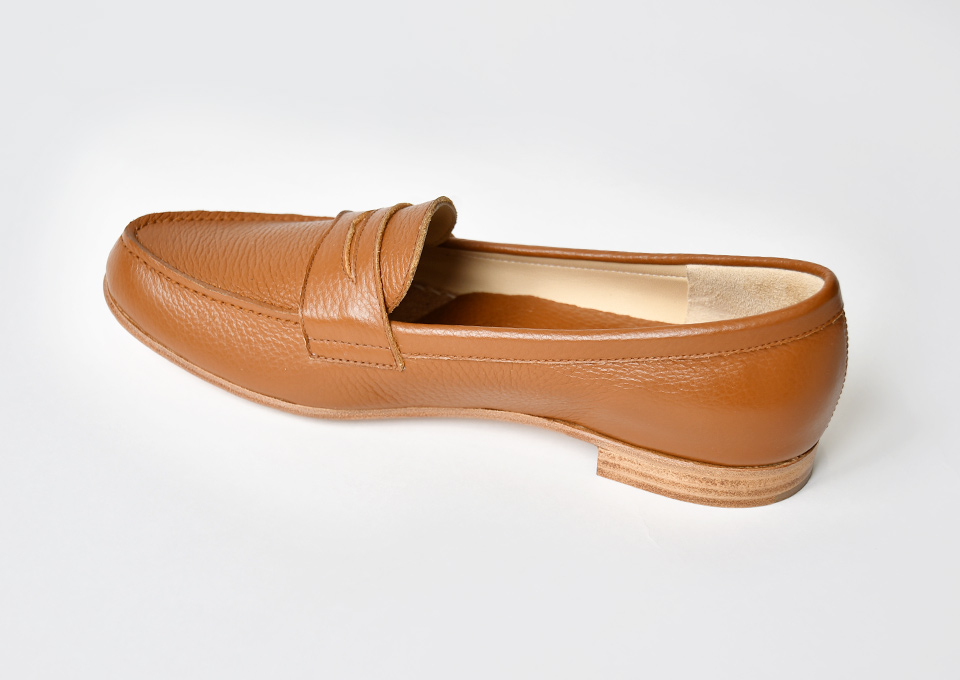 写真 Dove Tail Loafer(Brown)