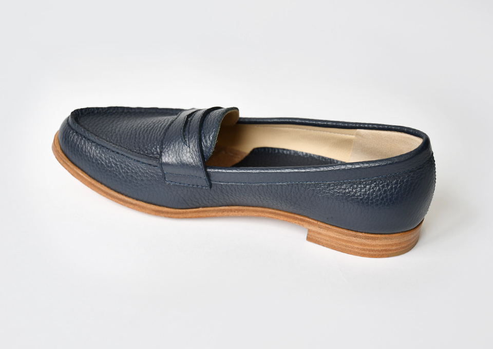写真 Dove Tail Loafer(Navy)