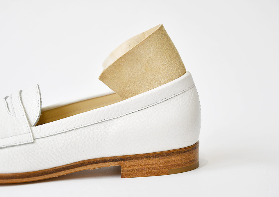 写真 Dove Tail Loafer かかとの調整